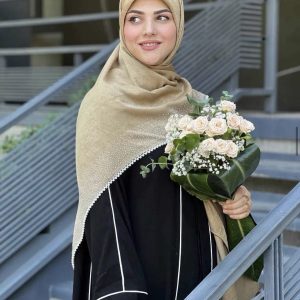 گیس بانو روسری سیا اسکارف گل رز نارنجی