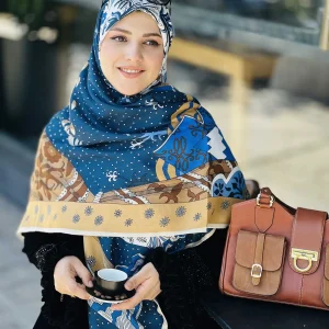 گیس بانو روسری سیا اسکارف گل رز نارنجی