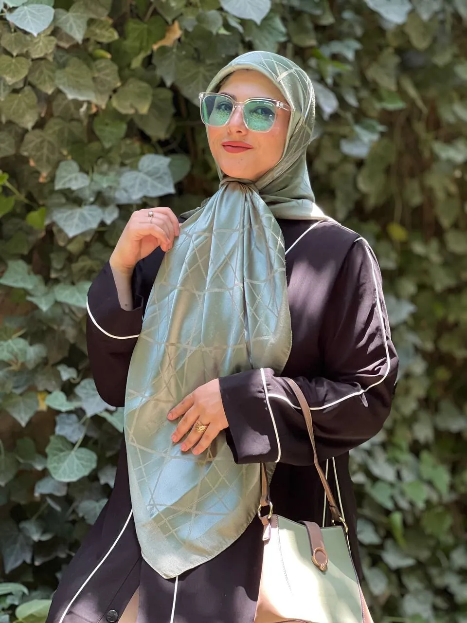 گیس بانو روسری دیور خطی