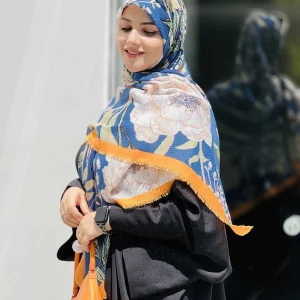 گیس بانو روسری سیا اسکارف گل رز نارنجی