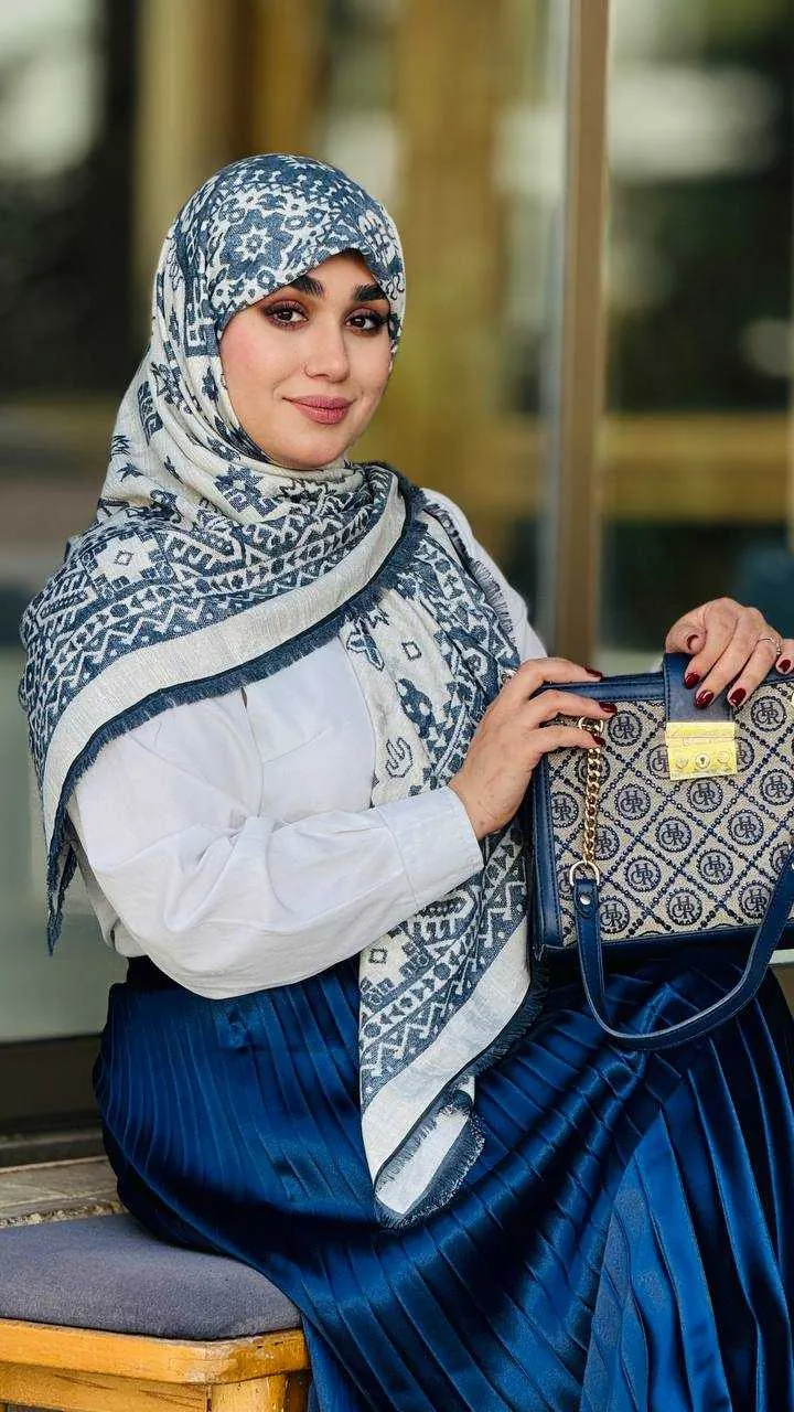 گیس بانو روسری طرح قالی