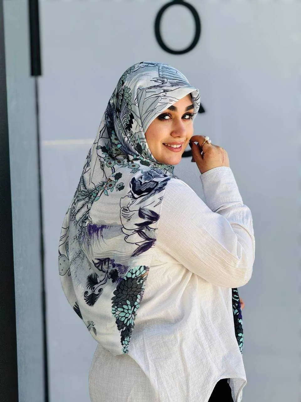 گیس بانو روسری سیا اسکارف هاوایی
