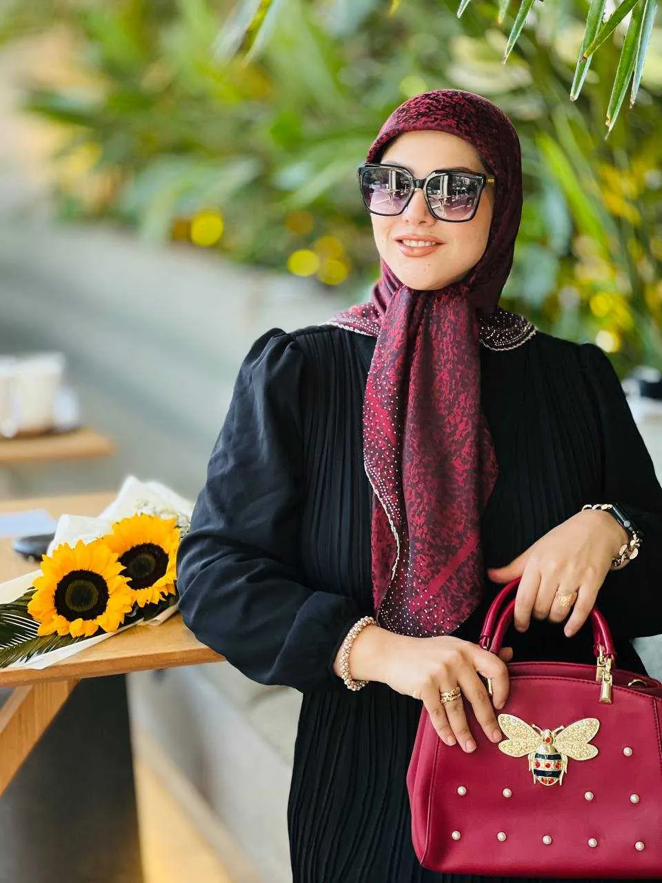 گیس بانو روسری دور نگین ترک